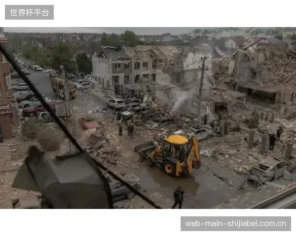 当AI将一个气球误判为“不明飞行物”:无人机智能巡检产生的海量无效告警,真的比安保老兵的经验更可靠吗? 当AI将一个气球误判为“不明飞行物”:无人机智能巡检产生的海量无效告警,真的比安保老兵的经验更可靠吗?